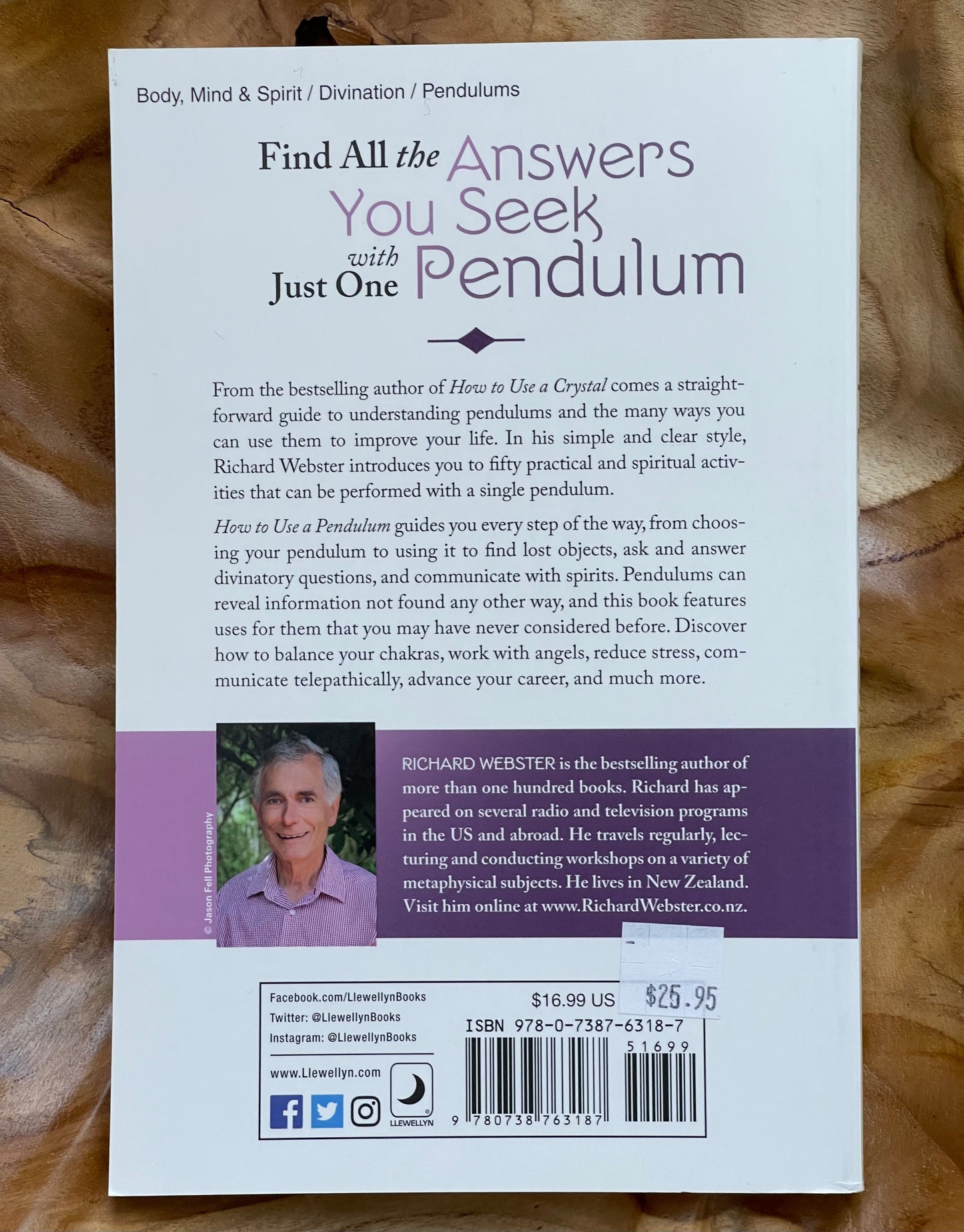 How To Use A Pendulum: 50 Practical Rituals and Spiritual Activities for Clarity and GuidancA