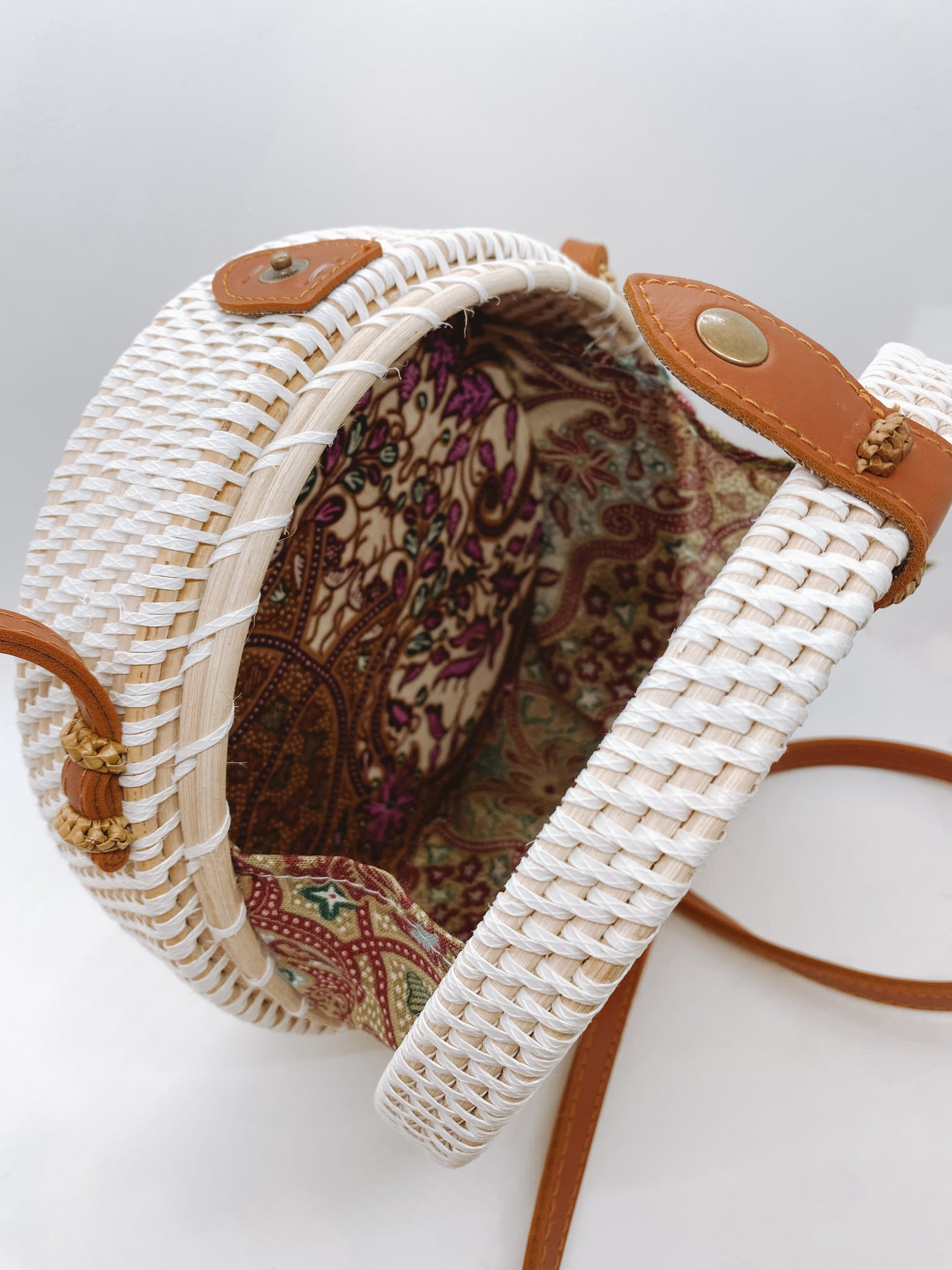 Circle Rattan Purse- White