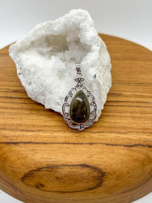 Filigree Teardrop Labradorite Pendant