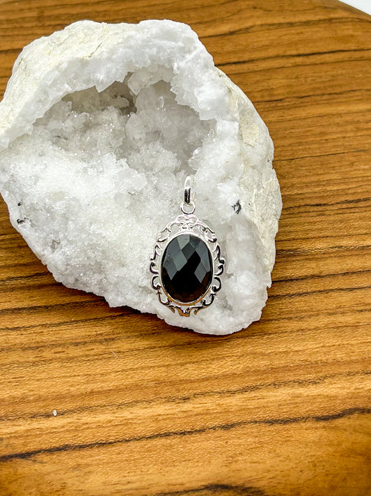 Onyx Filagree Outline Pendant