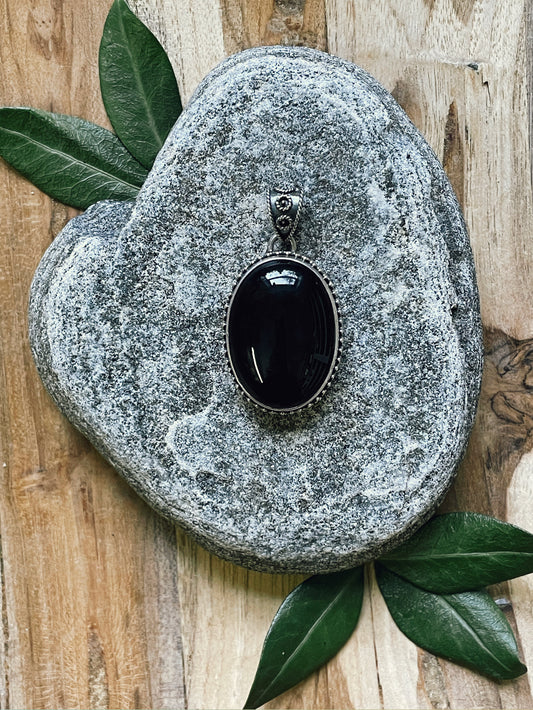 The Enchanter Black Onyx Oval Pendant