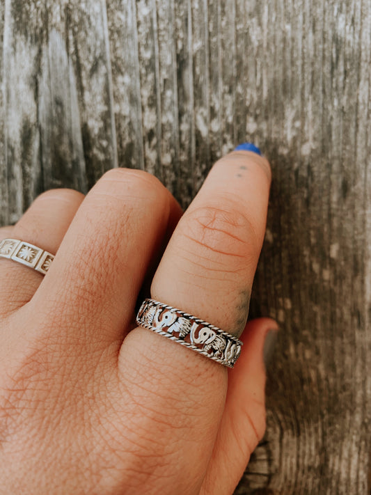 Sterling Silver Elephant Banded Ring with Rope Edging