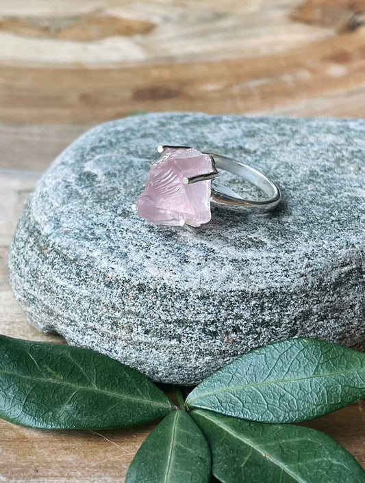 Large Raw-Stone Rose Quartz Ring