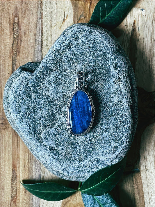 Communicator Kyanite Stone Pendant